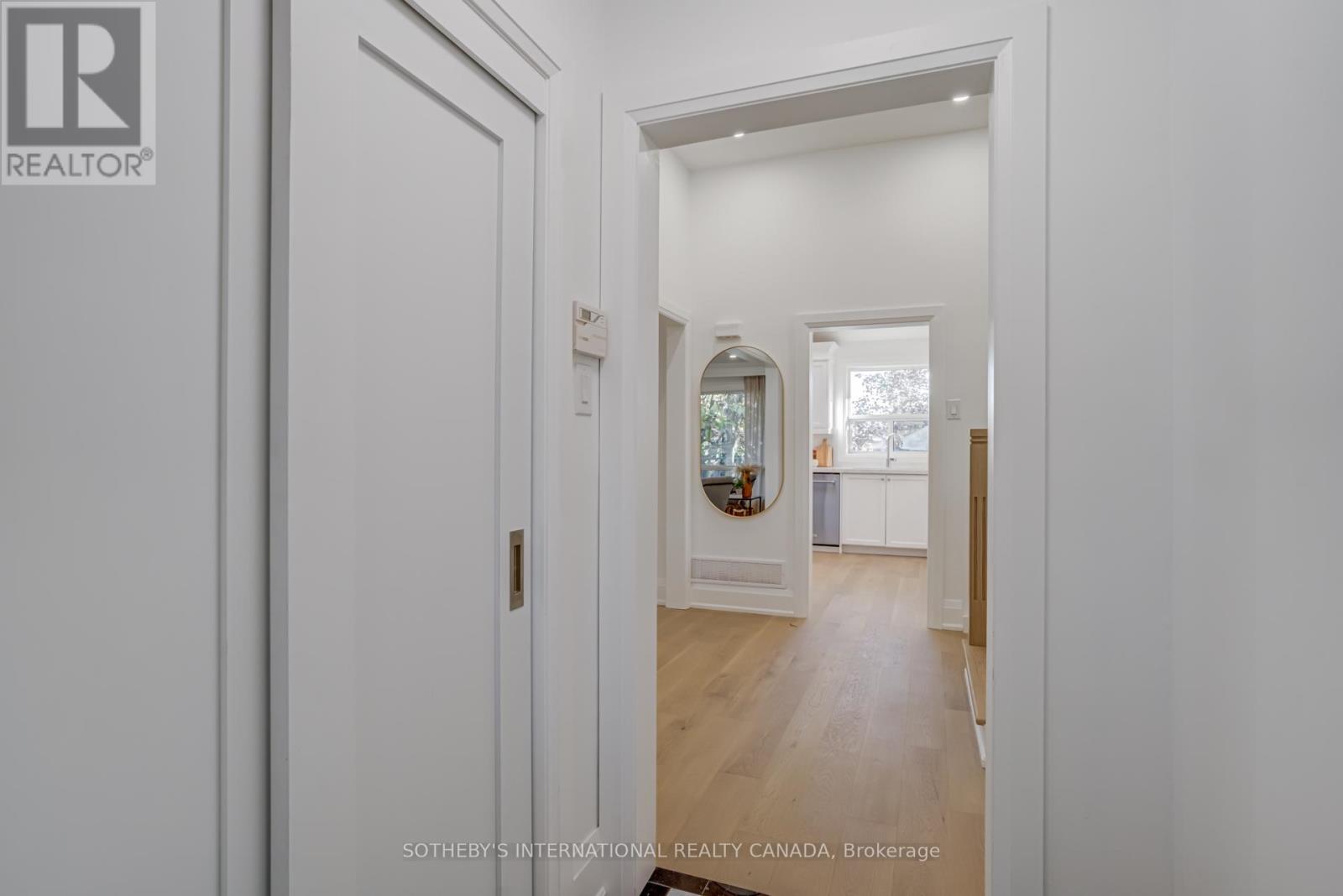 34 Euphrasia Drive, Toronto, Ontario  M6B 3V9 - Photo 5 - W12488660