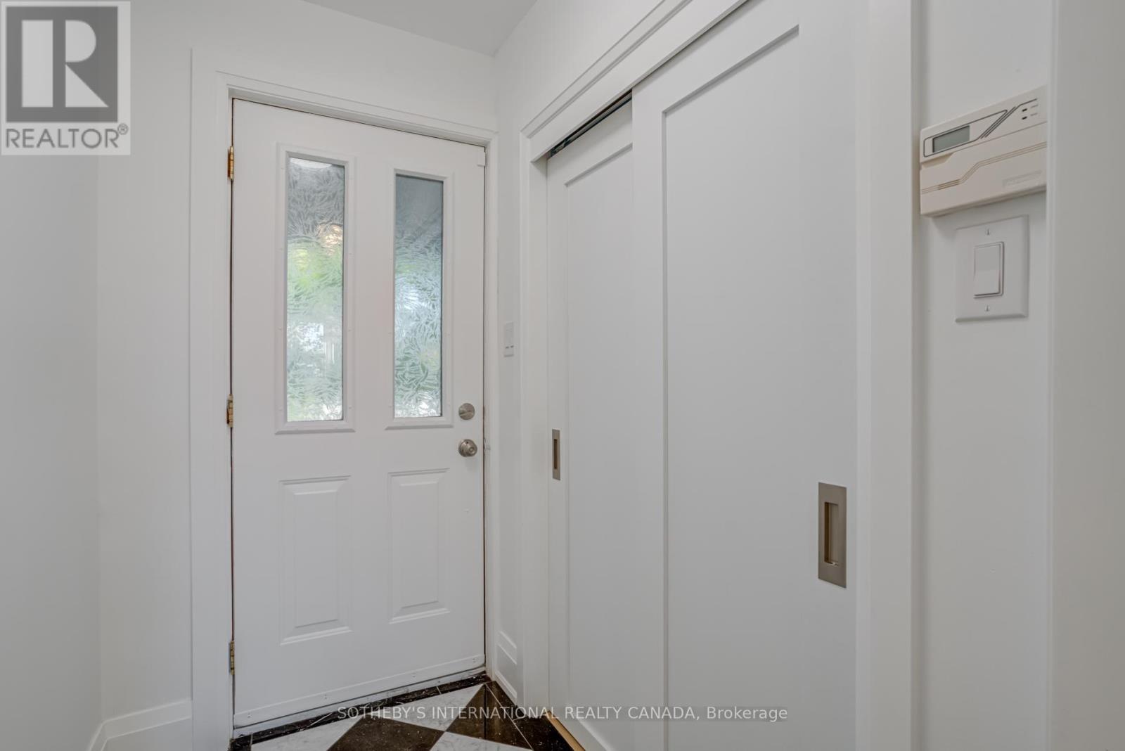 34 Euphrasia Drive, Toronto, Ontario  M6B 3V9 - Photo 4 - W12488660