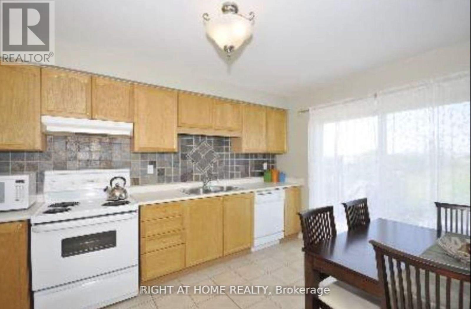 1628 Stover Crescent, Milton, Ontario  L9T 5N4 - Photo 4 - W12510942