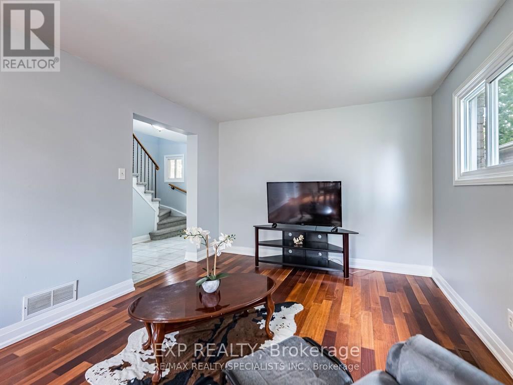 3137 Osbourne Road, Mississauga, Ontario  L5L 4A1 - Photo 9 - W12510956