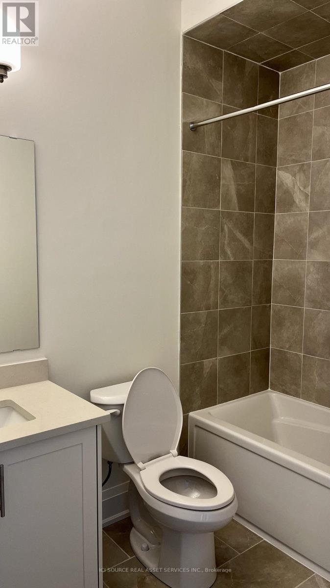 3322 Azam Way, Oakville, Ontario  L6M 5S2 - Photo 12 - W12510976