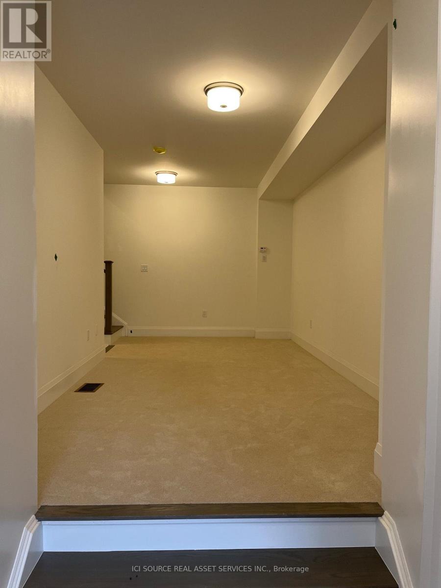 3322 Azam Way, Oakville, Ontario  L6M 5S2 - Photo 2 - W12510976