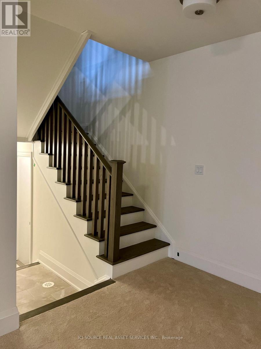 3322 Azam Way, Oakville, Ontario  L6M 5S2 - Photo 3 - W12510976