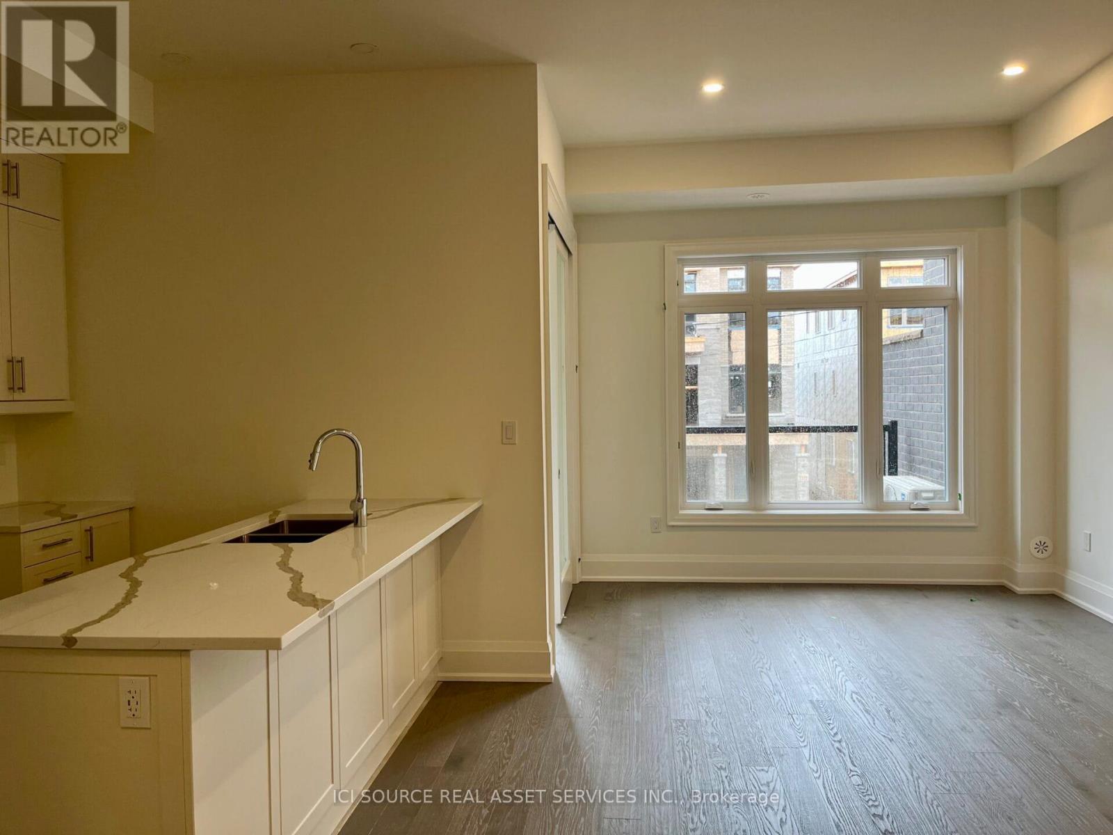 3322 Azam Way, Oakville, Ontario  L6M 5S2 - Photo 4 - W12510976