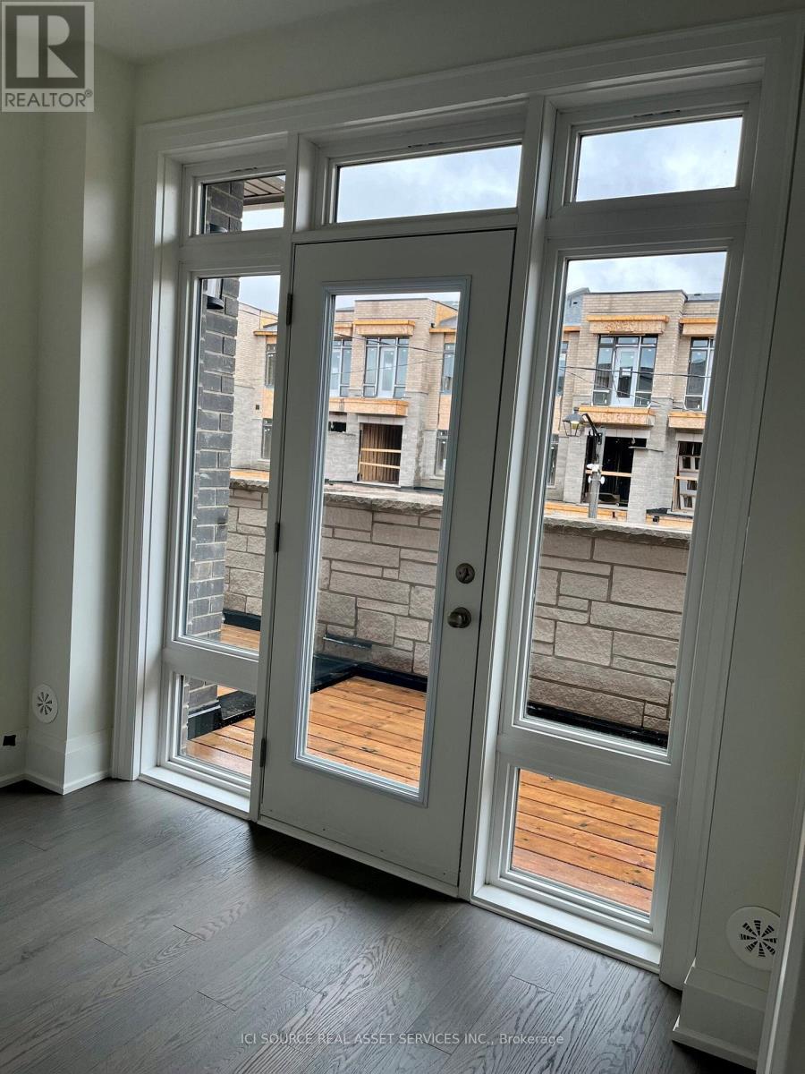 3322 Azam Way, Oakville, Ontario  L6M 5S2 - Photo 9 - W12510976