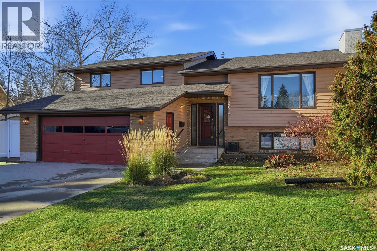 2610 Laycock Bay, Regina, Saskatchewan  S4V 1V9 - Photo 2 - SK022441