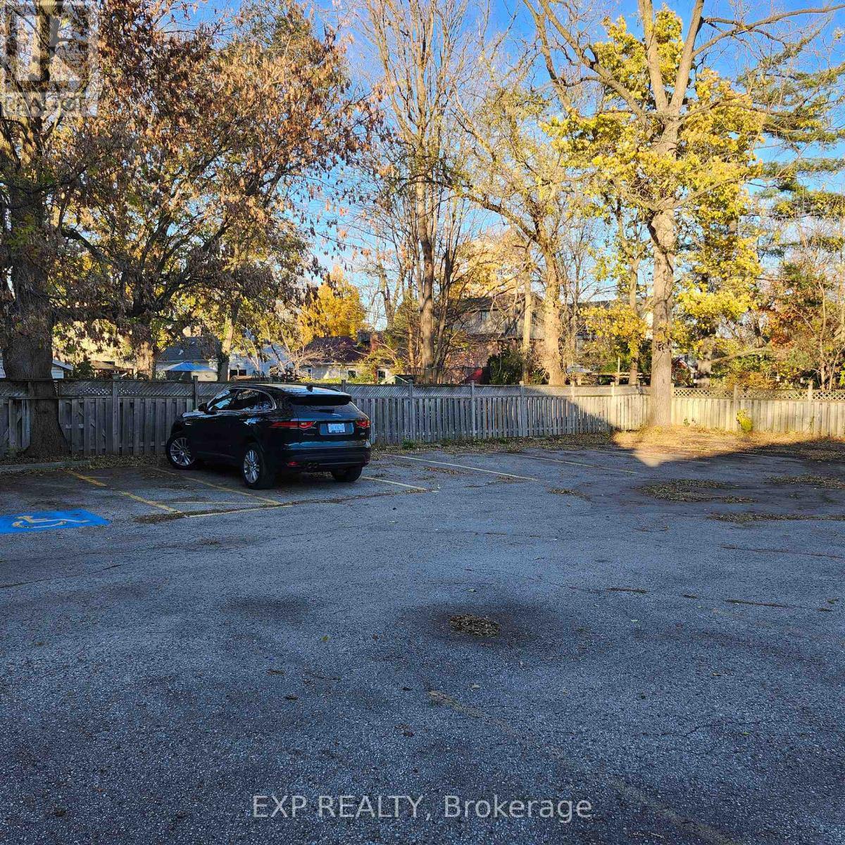 86 Wharncliffe Road S, London South, Ontario  N6J 2K1 - Photo 3 - X12511018