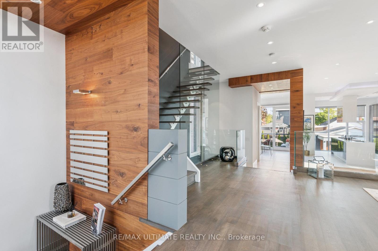 1139 Glengrove Avenue W, Toronto, Ontario  M6B 2K5 - Photo 3 - W12379904