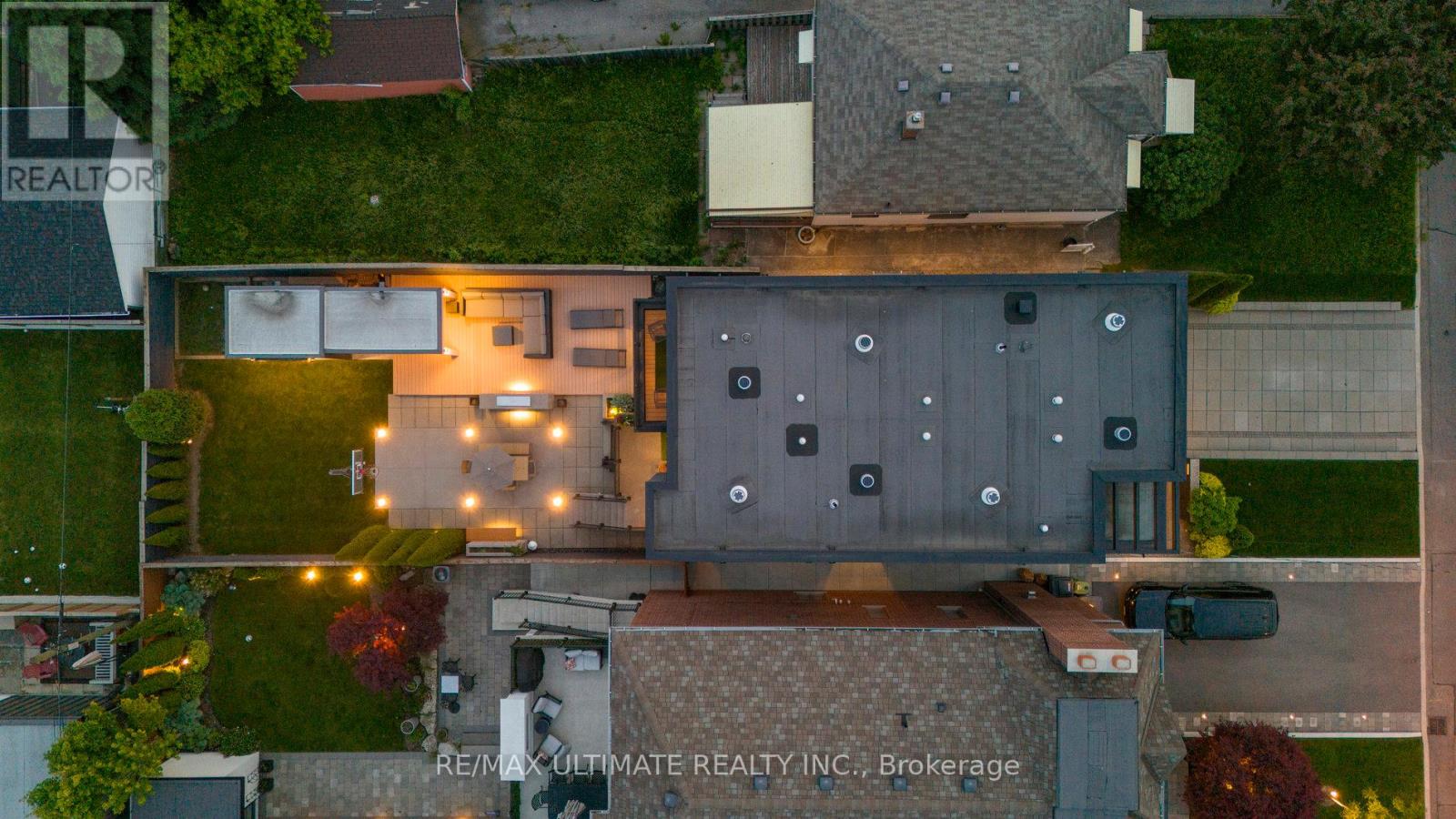 1139 Glengrove Avenue W, Toronto, Ontario  M6B 2K5 - Photo 33 - W12379904