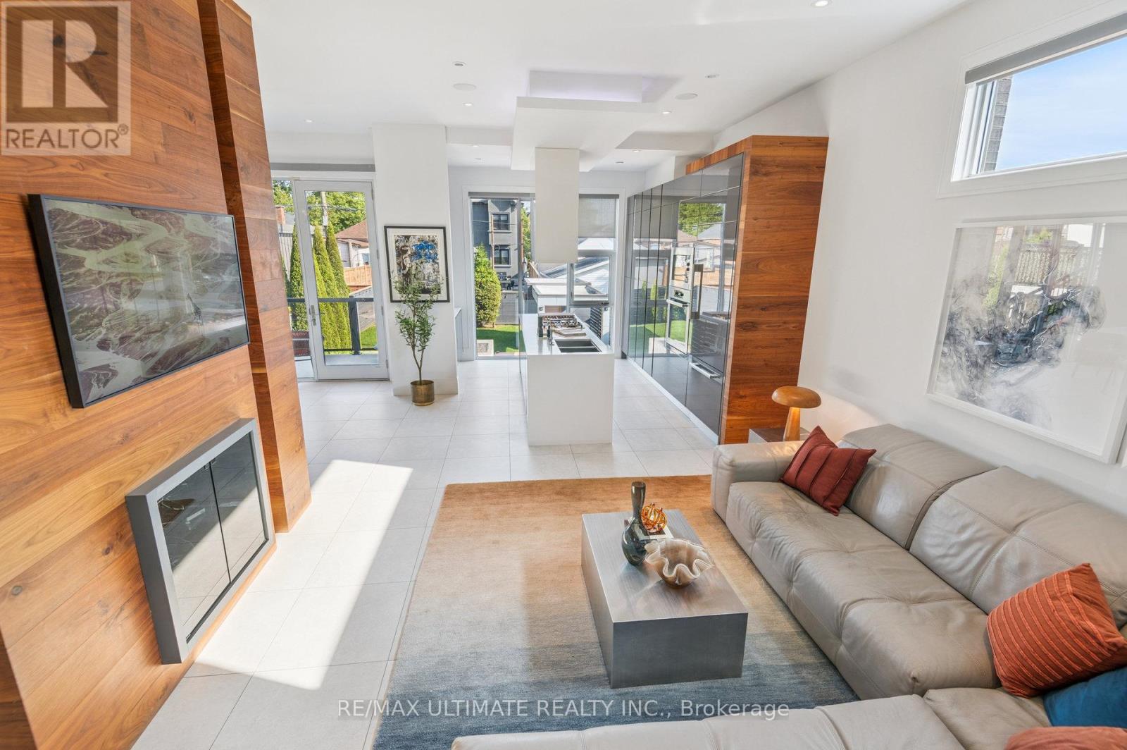 1139 Glengrove Avenue W, Toronto, Ontario  M6B 2K5 - Photo 9 - W12379904