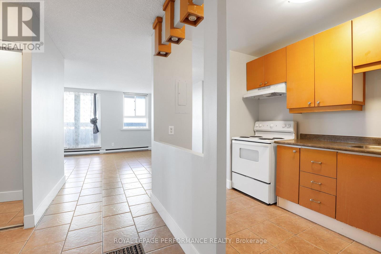 810 - 2020 Jasmine Crescent, Ottawa, Ontario  K1J 8K5 - Photo 11 - X12510986