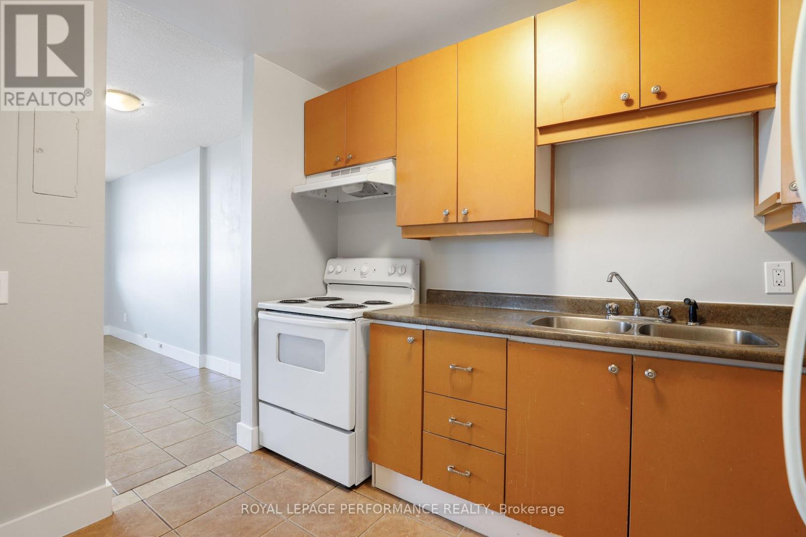 810 - 2020 Jasmine Crescent, Ottawa, Ontario  K1J 8K5 - Photo 13 - X12510986