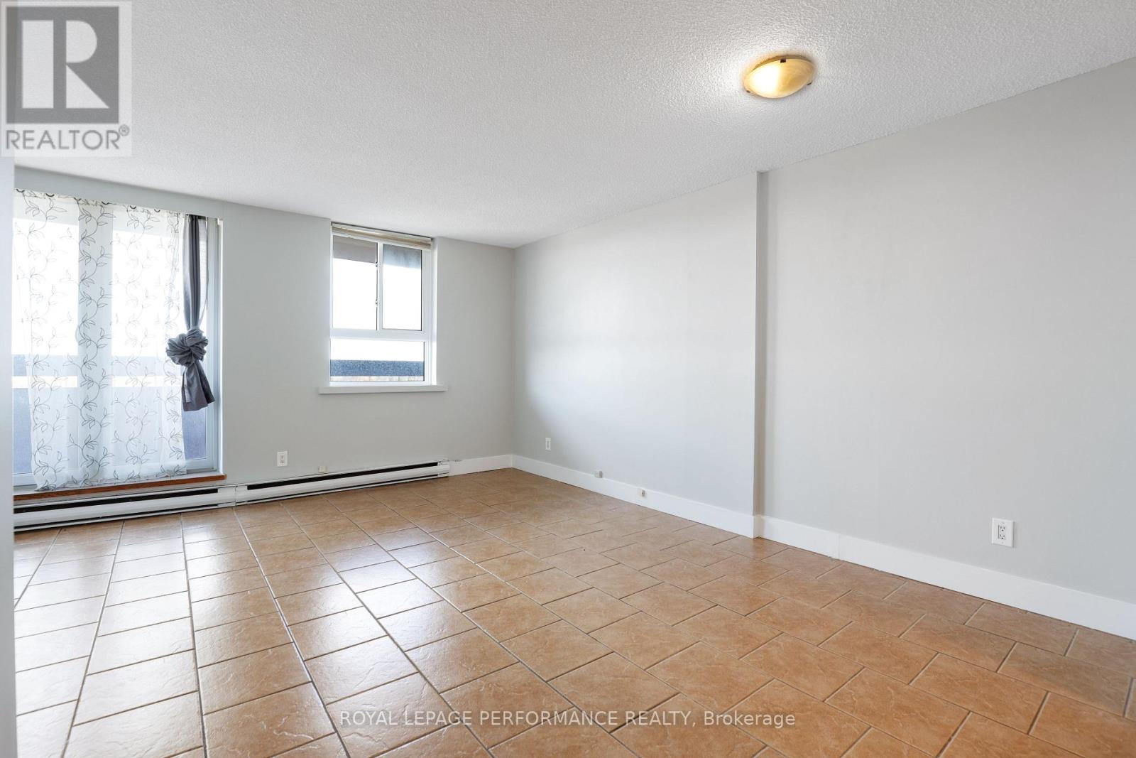 810 - 2020 Jasmine Crescent, Ottawa, Ontario  K1J 8K5 - Photo 17 - X12510986