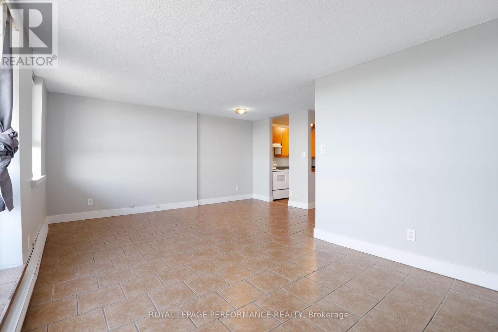 810 - 2020 Jasmine Crescent, Ottawa, Ontario  K1J 8K5 - Photo 22 - X12510986