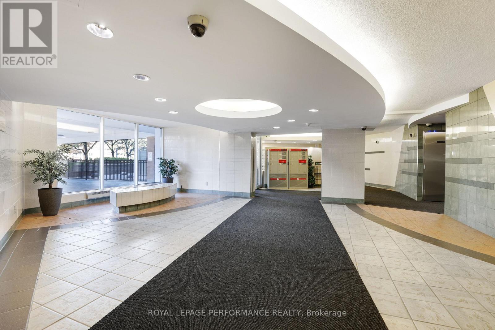 810 - 2020 Jasmine Crescent, Ottawa, Ontario  K1J 8K5 - Photo 6 - X12510986