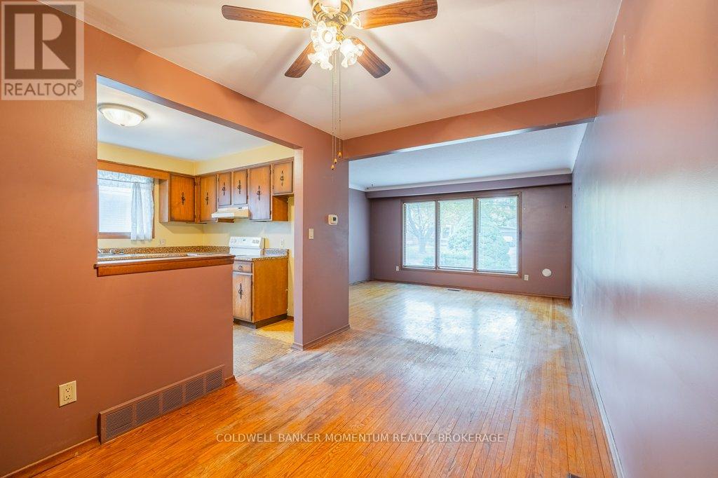 57 Louis Avenue, St. Catharines, Ontario L2M 2N4 - Photo 10 - X12511002