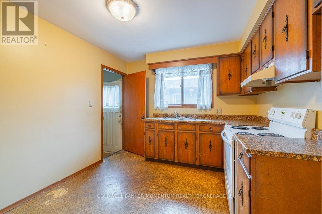 57 Louis Avenue, St. Catharines, Ontario L2M 2N4 - Photo 11 - X12511002