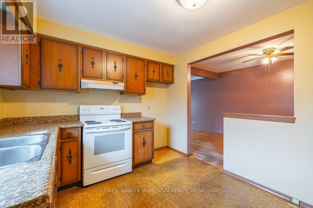 57 Louis Avenue, St. Catharines, Ontario L2M 2N4 - Photo 12 - X12511002