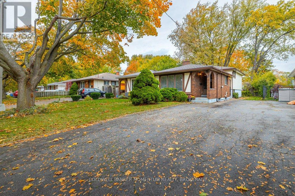 57 Louis Avenue, St. Catharines, Ontario L2M 2N4 - Photo 3 - X12511002