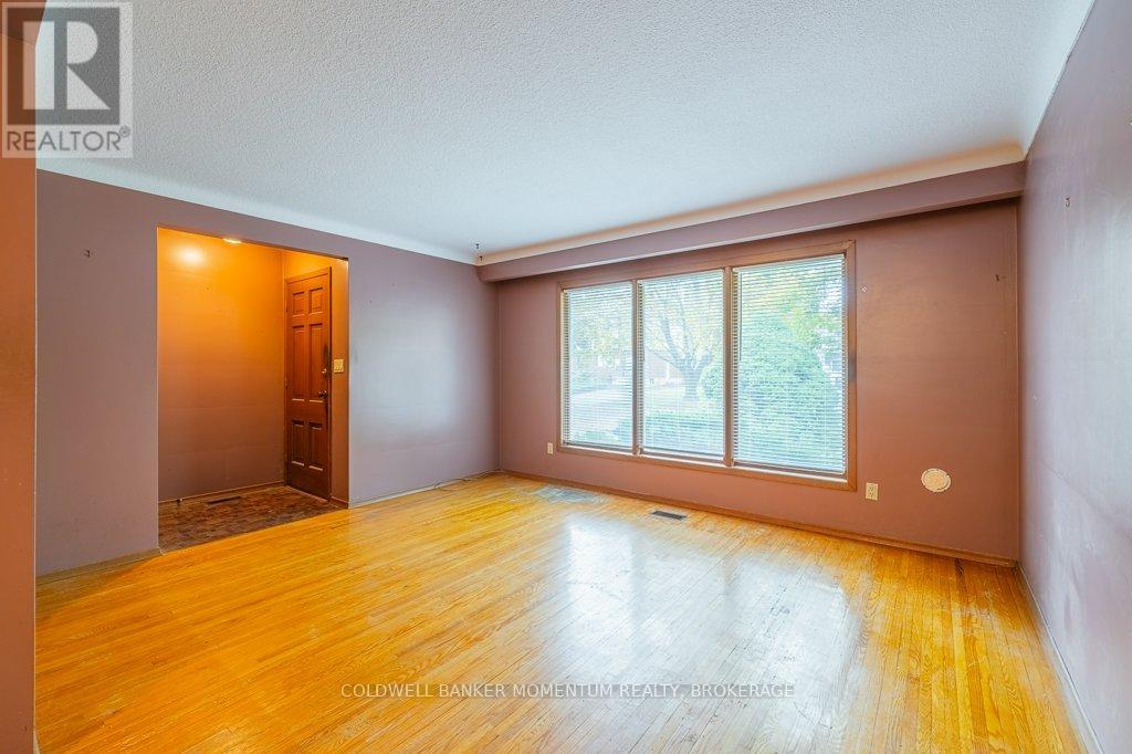 57 Louis Avenue, St. Catharines, Ontario L2M 2N4 - Photo 8 - X12511002