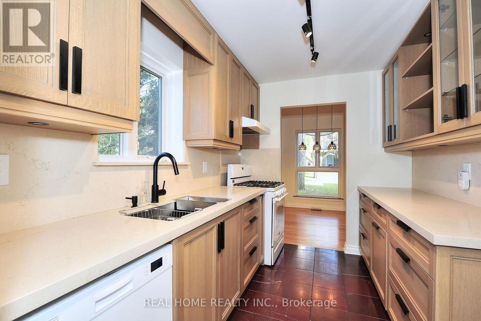 10 Farina Mill Way, Toronto, Ontario  M2L 1S1 - Photo 16 - C12511008