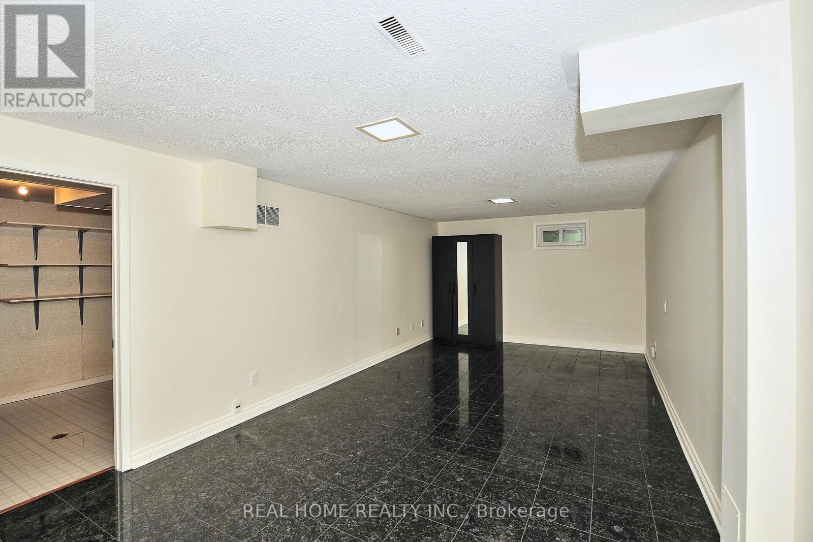 10 Farina Mill Way, Toronto, Ontario  M2L 1S1 - Photo 33 - C12511008