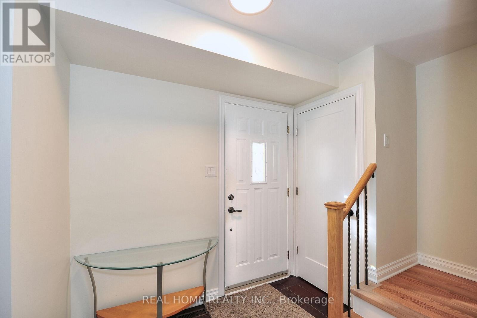 10 Farina Mill Way, Toronto, Ontario  M2L 1S1 - Photo 4 - C12511008