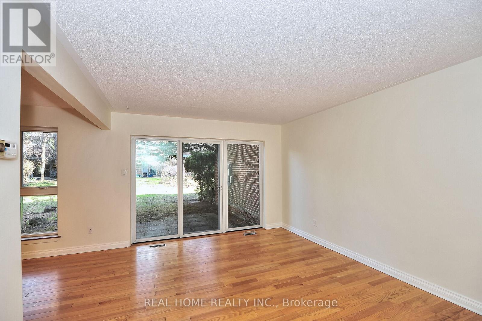 10 Farina Mill Way, Toronto, Ontario  M2L 1S1 - Photo 7 - C12511008