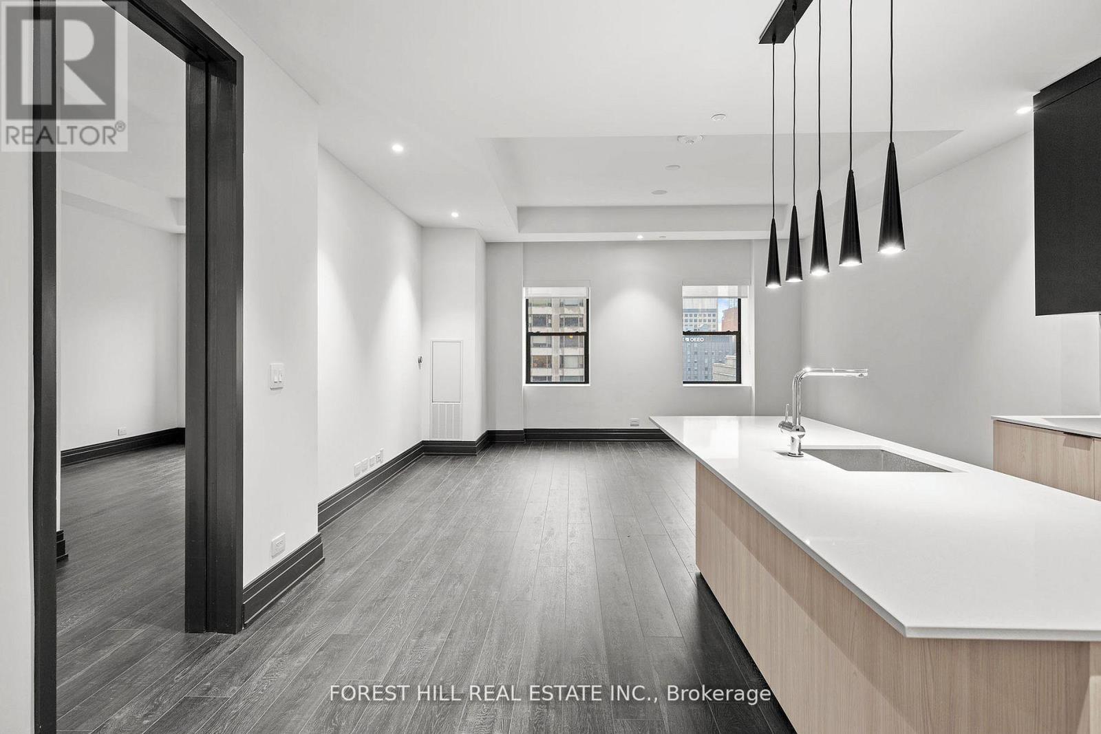 802 - 2 Avenue Road, Toronto, Ontario  M5R 0C6 - Photo 2 - C12511026