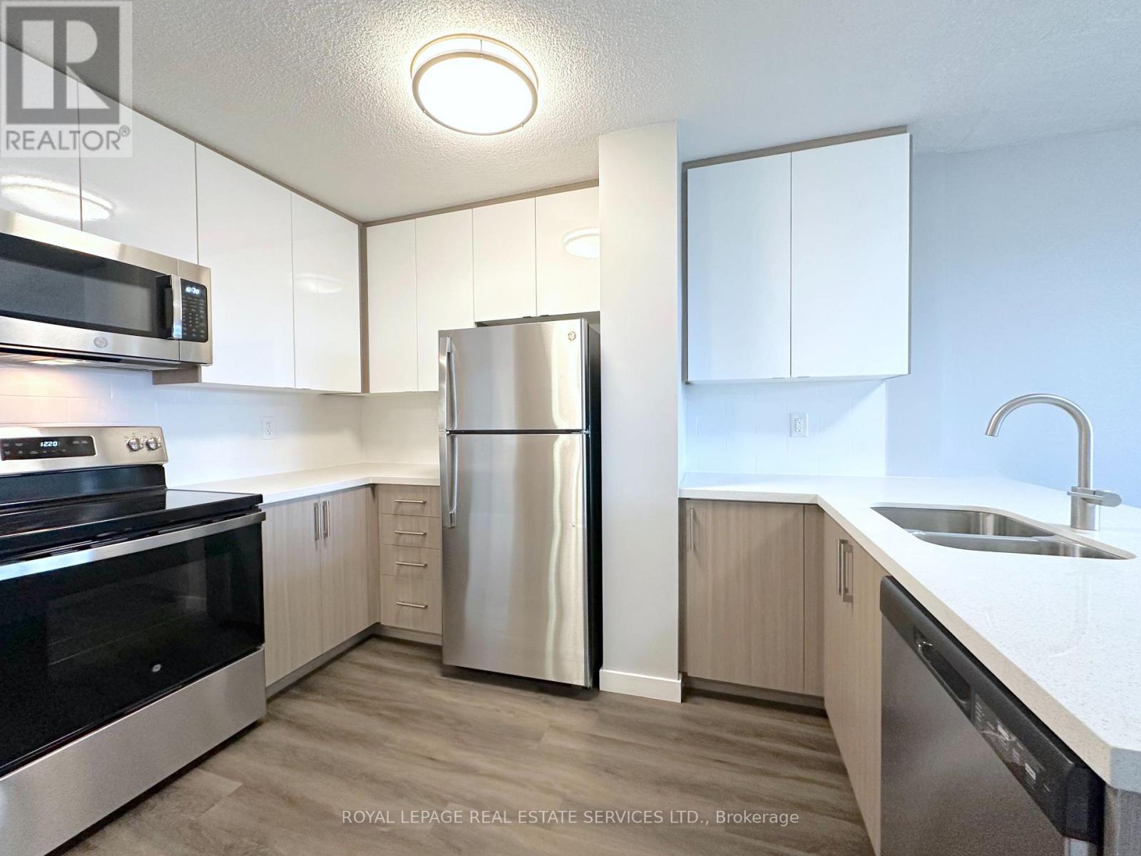 2312 - 2575 Danforth Avenue, Toronto, Ontario  M4C 1L5 - Photo 2 - E12510988