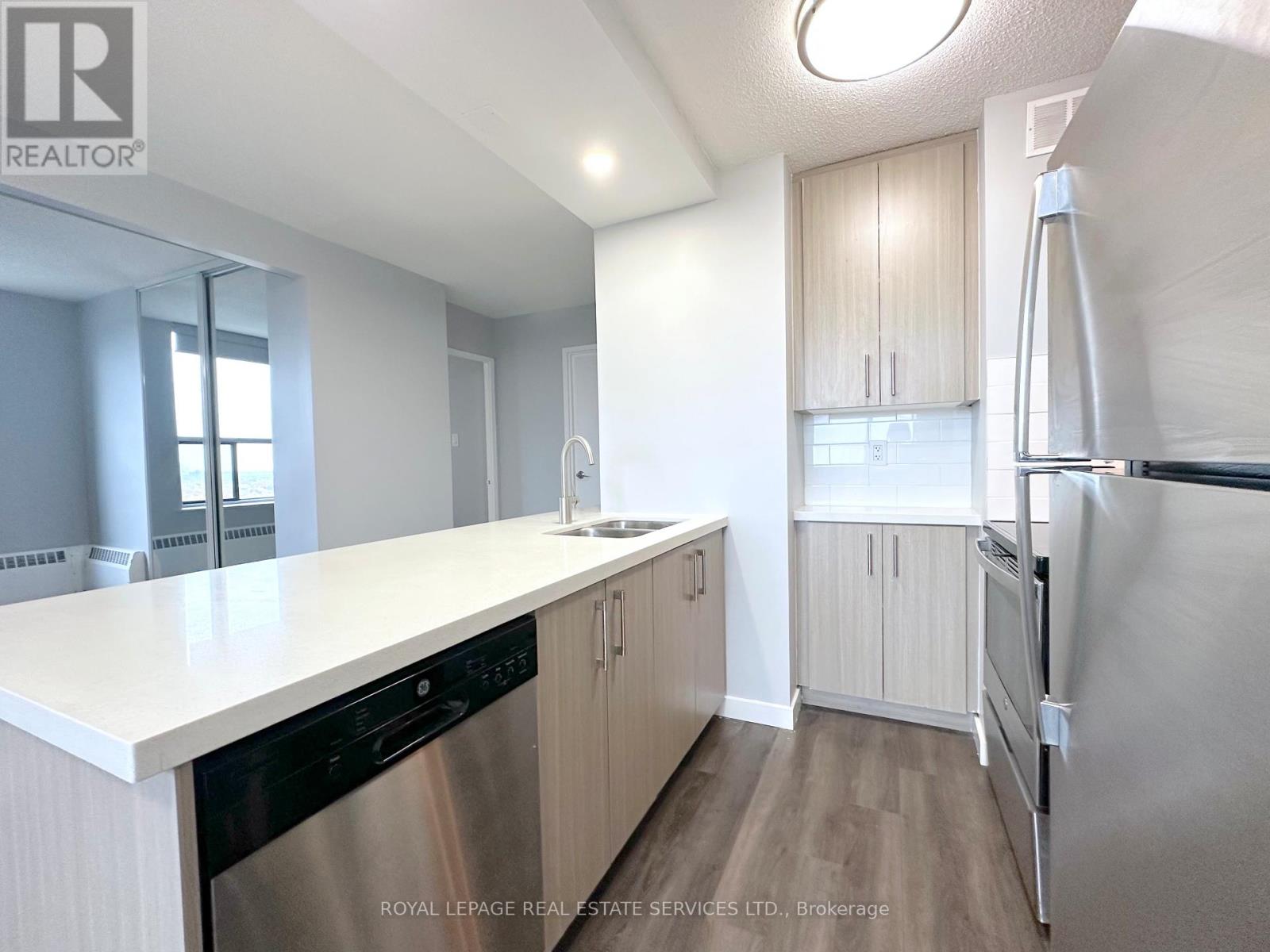 1701 - 275 Main Street, Toronto, Ontario  M4C 4X4 - Photo 4 - E12510996