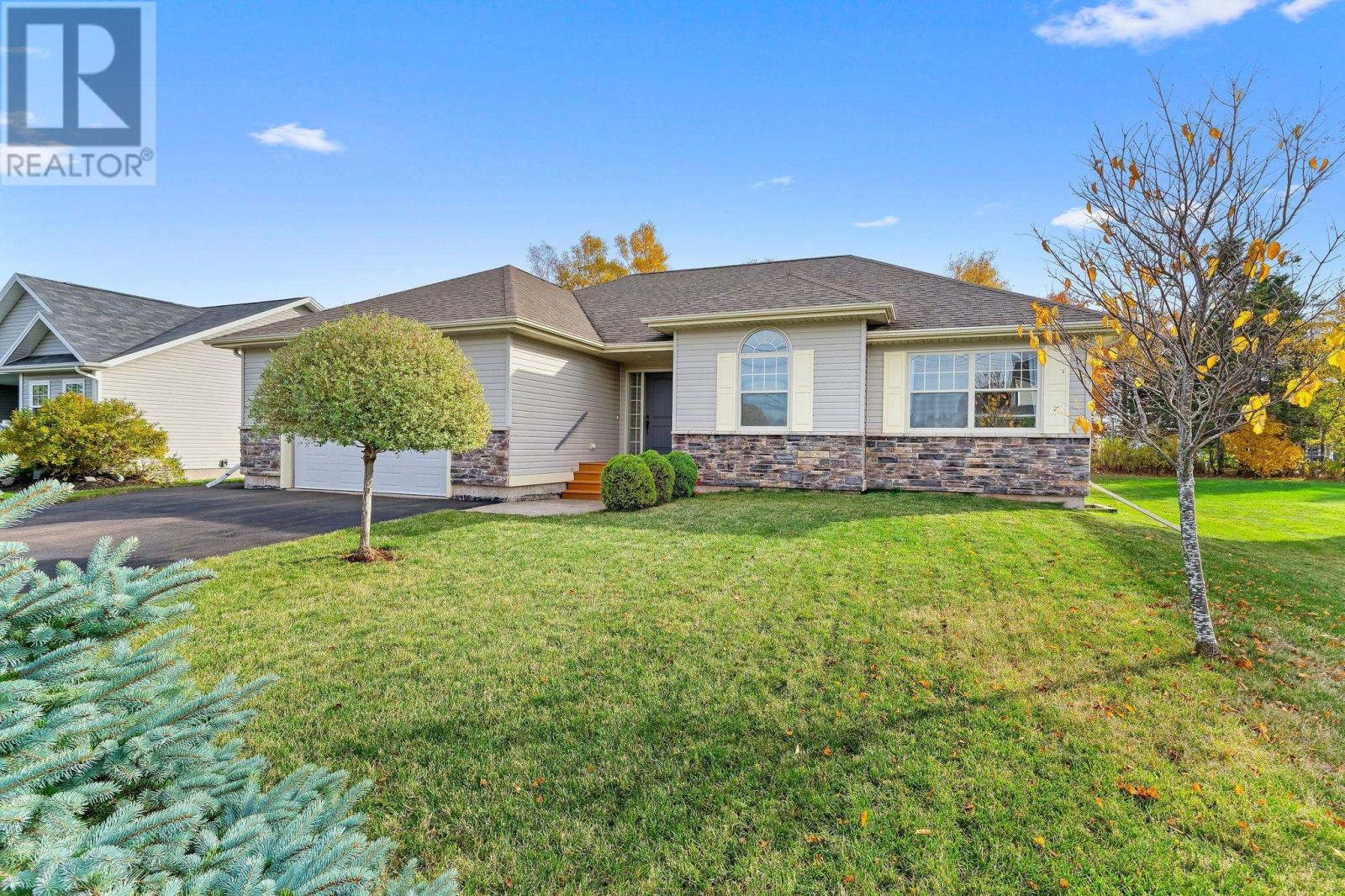 65 Southampton Drive, Stratford, Prince Edward Island  C1B 0B2 - Photo 2 - 202527308