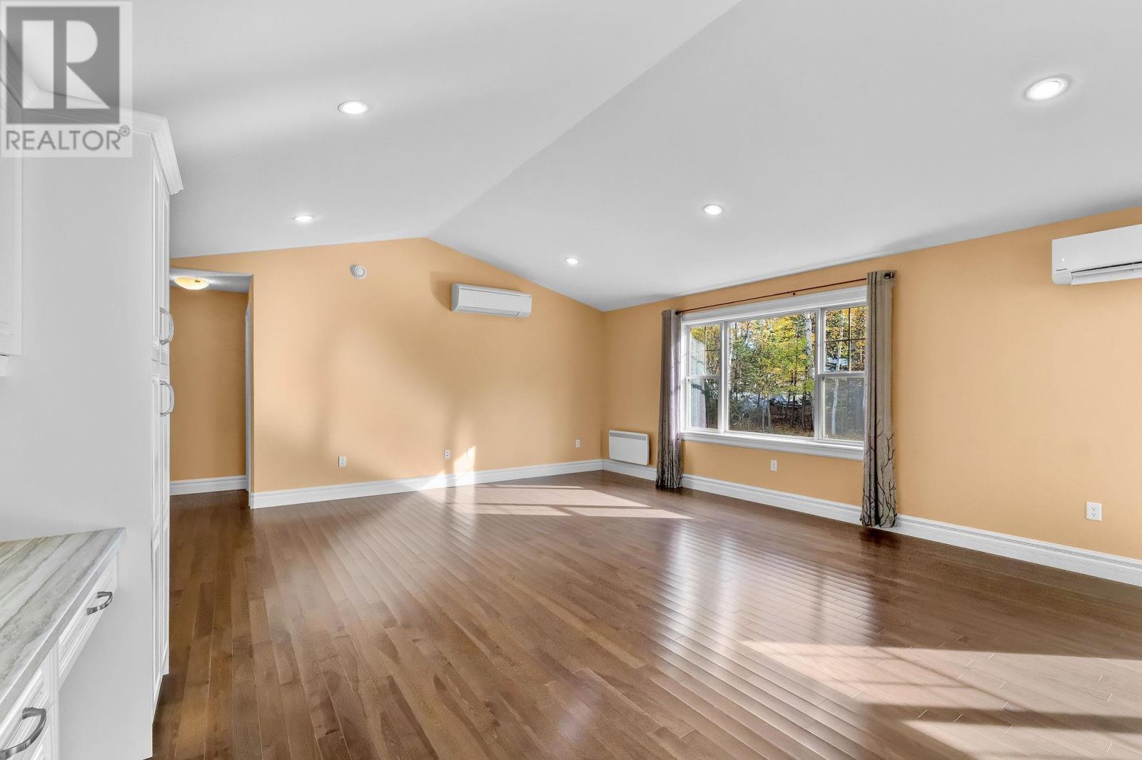 65 Southampton Drive, Stratford, Prince Edward Island  C1B 0B2 - Photo 4 - 202527308