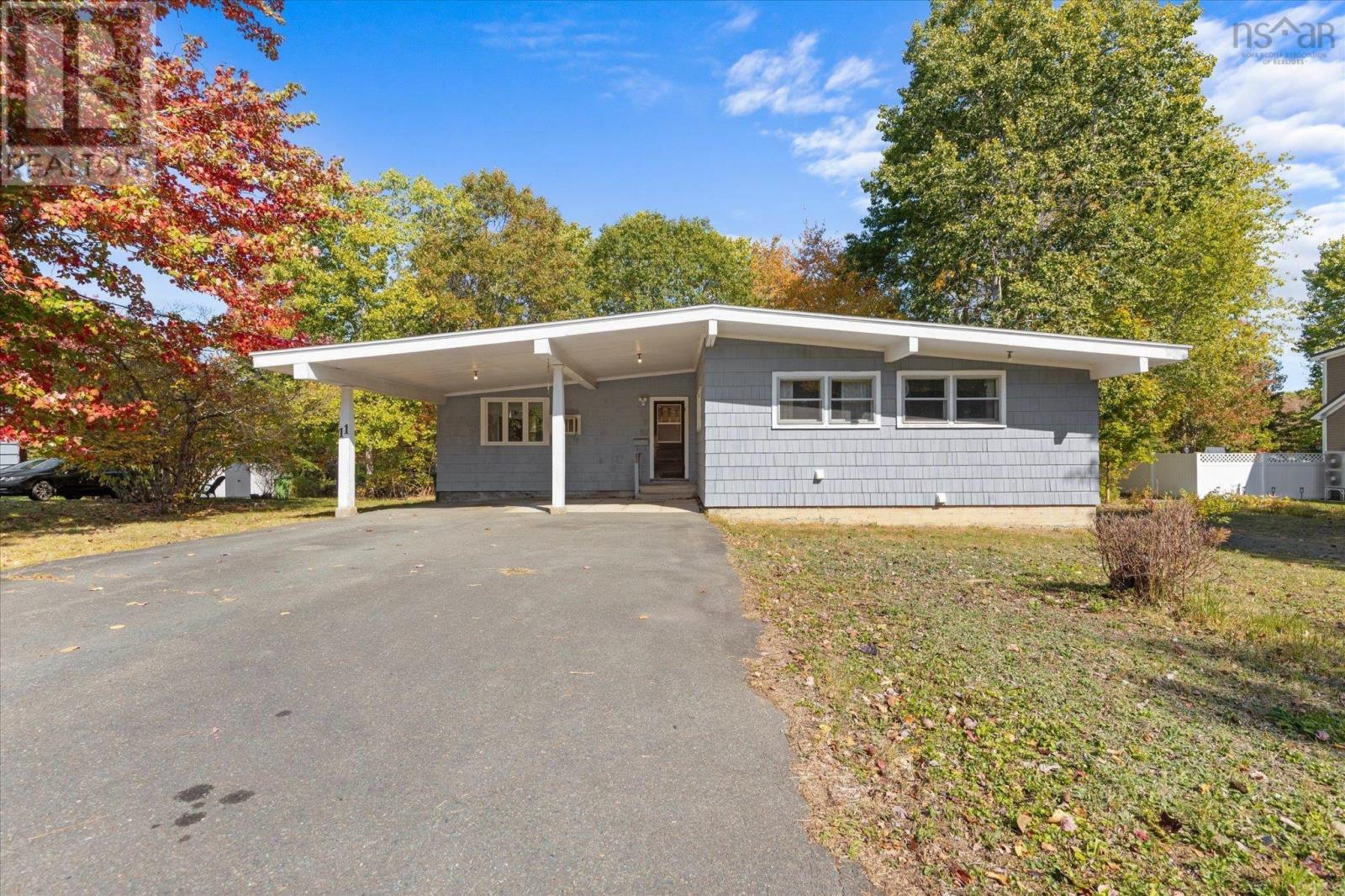 11 Medway Street, Bridgewater, Nova Scotia  B4V 1J8 - Photo 1 - 202525415