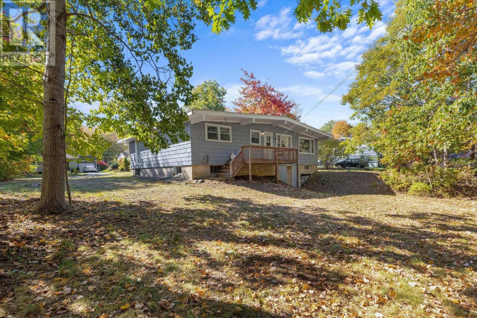 11 Medway Street, Bridgewater, Nova Scotia  B4V 1J8 - Photo 2 - 202525415