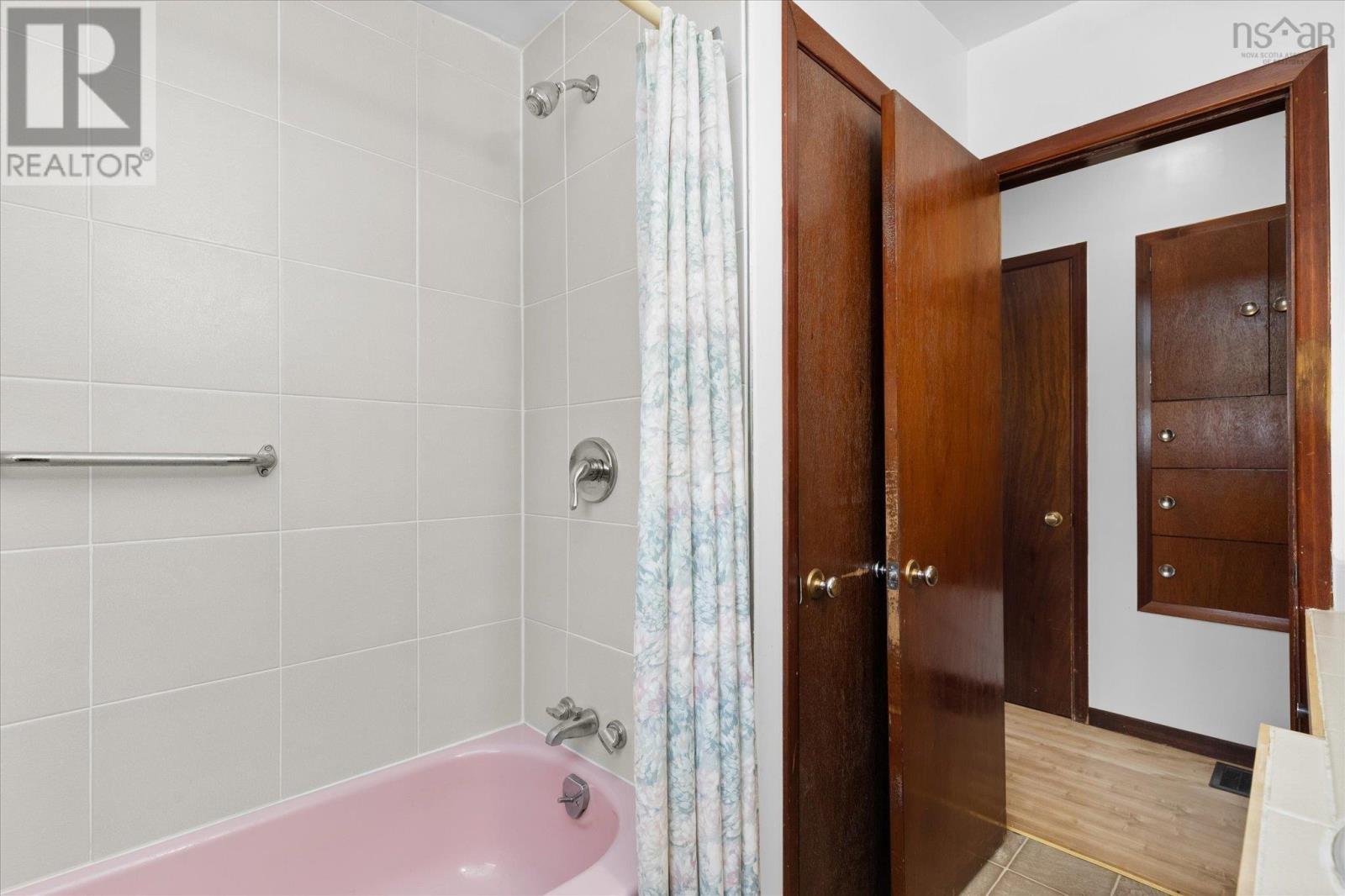 11 Medway Street, Bridgewater, Nova Scotia  B4V 1J8 - Photo 21 - 202525415