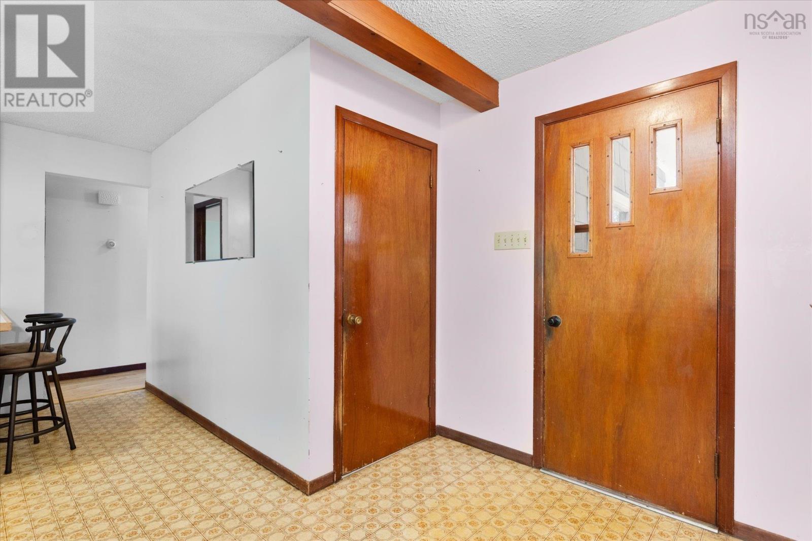 11 Medway Street, Bridgewater, Nova Scotia  B4V 1J8 - Photo 6 - 202525415