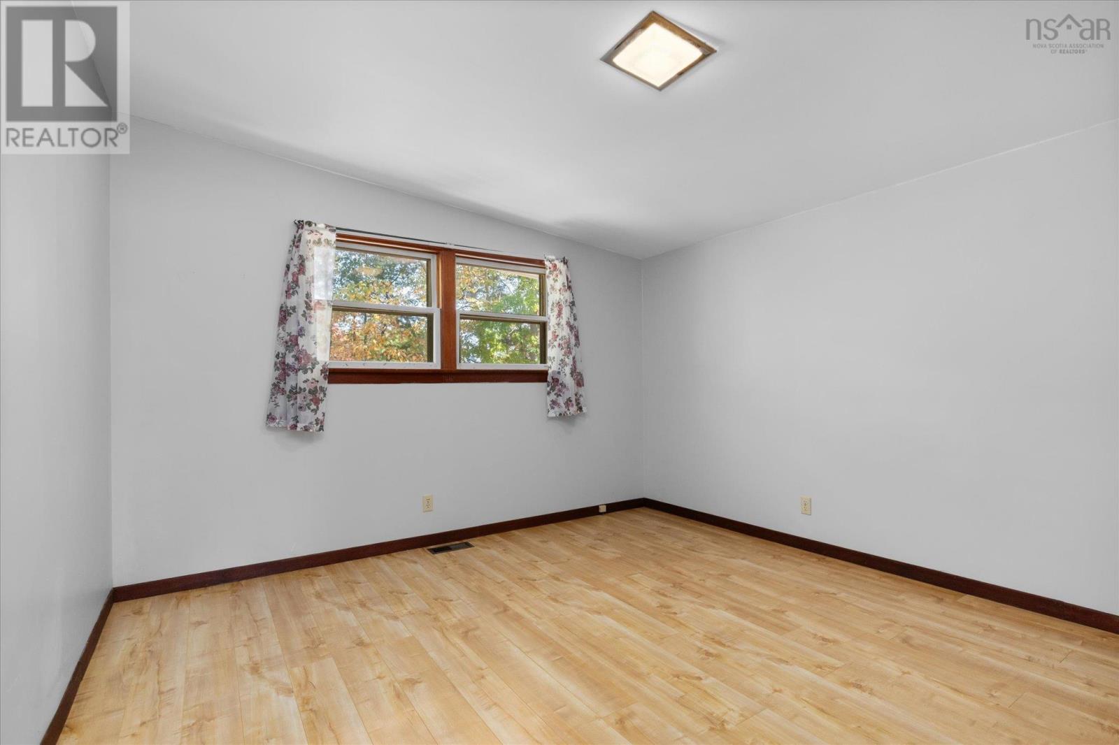 11 Medway Street, Bridgewater, Nova Scotia  B4V 1J8 - Photo 17 - 202525415