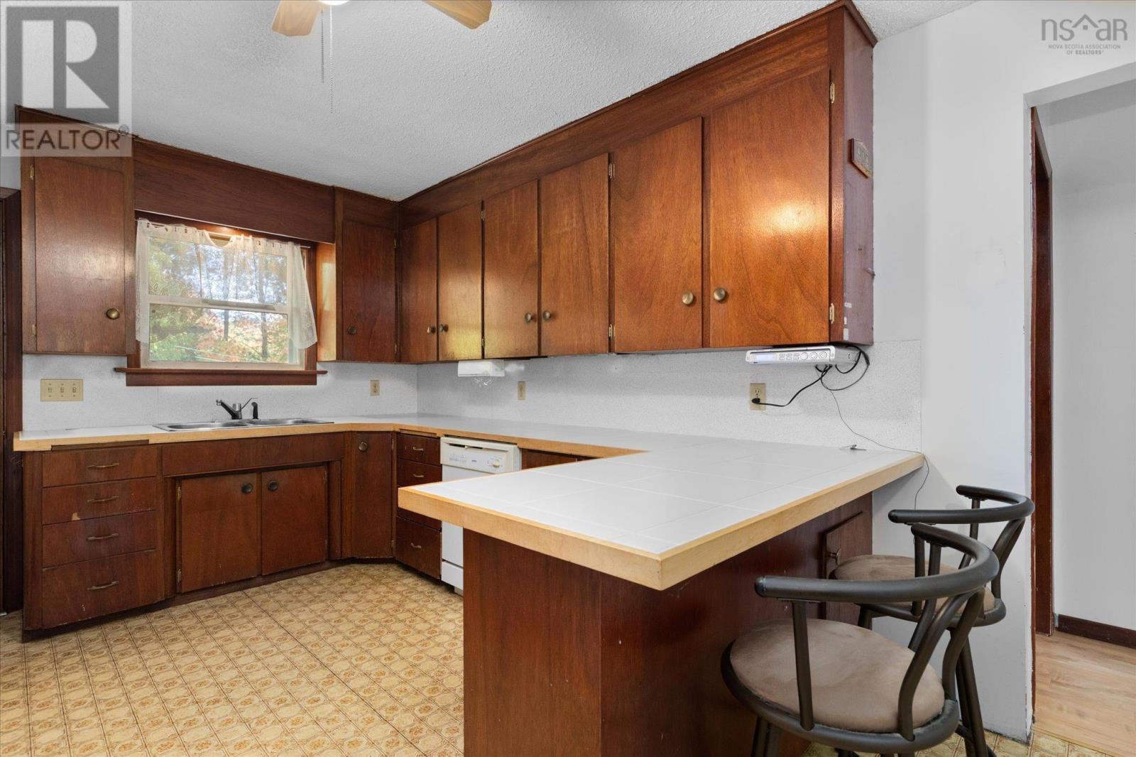 11 Medway Street, Bridgewater, Nova Scotia  B4V 1J8 - Photo 14 - 202525415