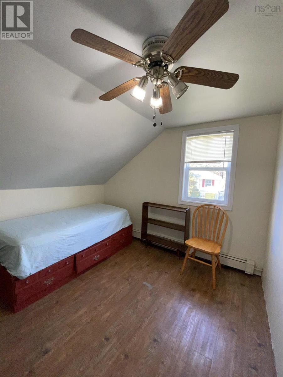 88 Catherine Street, Glace Bay, Nova Scotia  B1A 2K3 - Photo 11 - 202524422