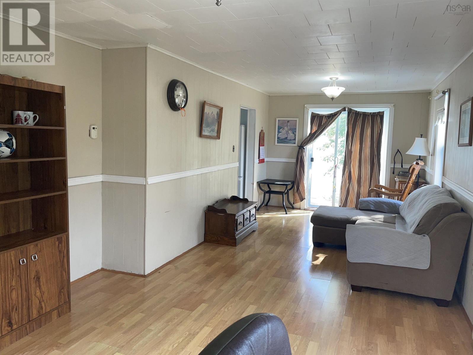 88 Catherine Street, Glace Bay, Nova Scotia  B1A 2K3 - Photo 2 - 202524422