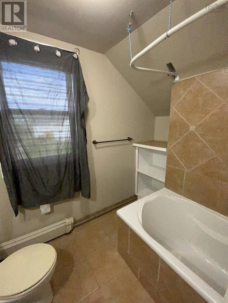 88 Catherine Street, Glace Bay, Nova Scotia  B1A 2K3 - Photo 12 - 202524422