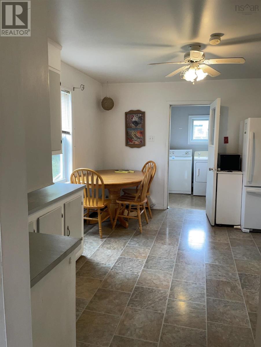 88 Catherine Street, Glace Bay, Nova Scotia  B1A 2K3 - Photo 5 - 202524422