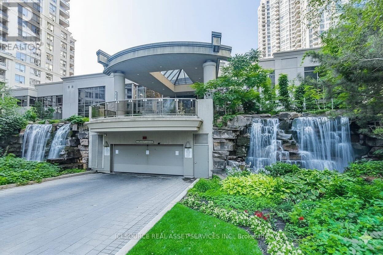 1604 - 3880 DUKE OF YORK BOULEVARD, Mississauga, Ontario