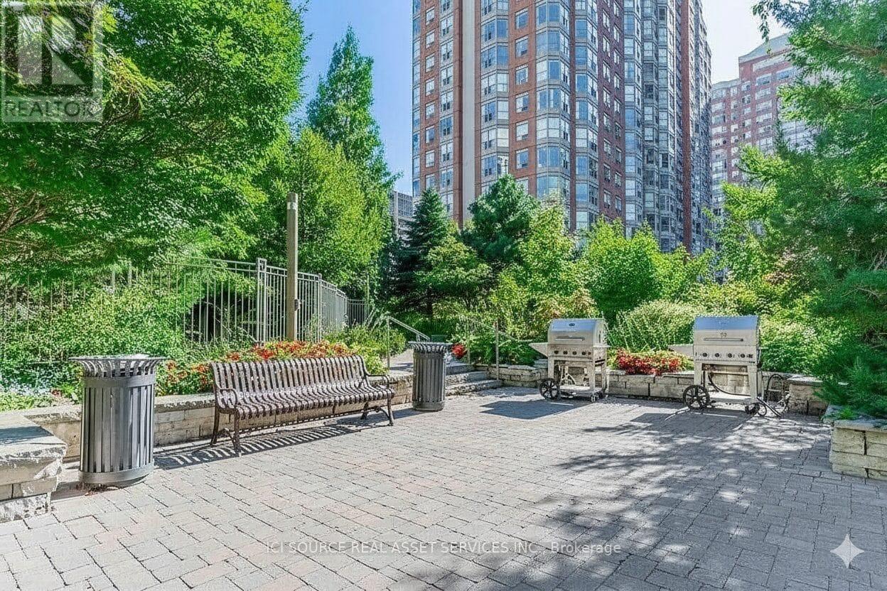 1604 - 3880 Duke Of York Boulevard, Mississauga, Ontario  L5B 4M7 - Photo 10 - W12511004