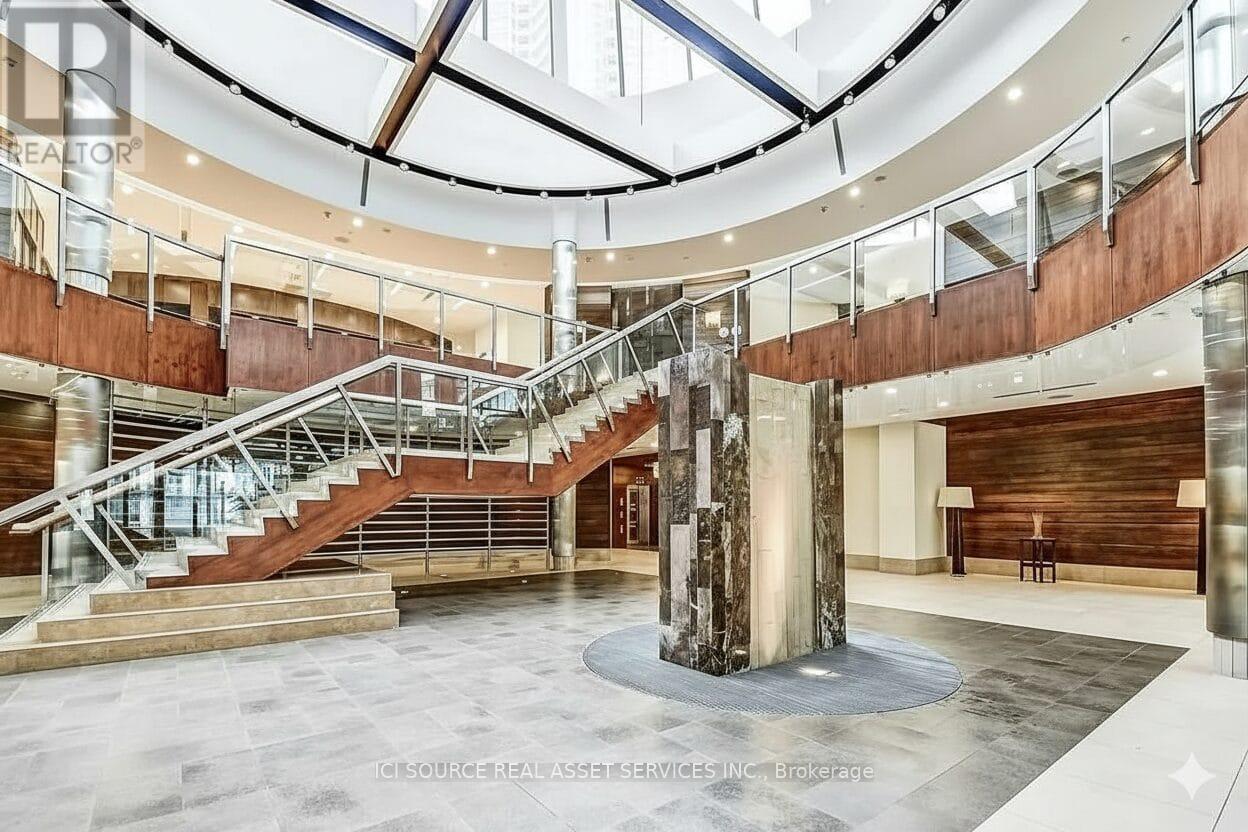 1604 - 3880 Duke Of York Boulevard, Mississauga, Ontario  L5B 4M7 - Photo 3 - W12511004