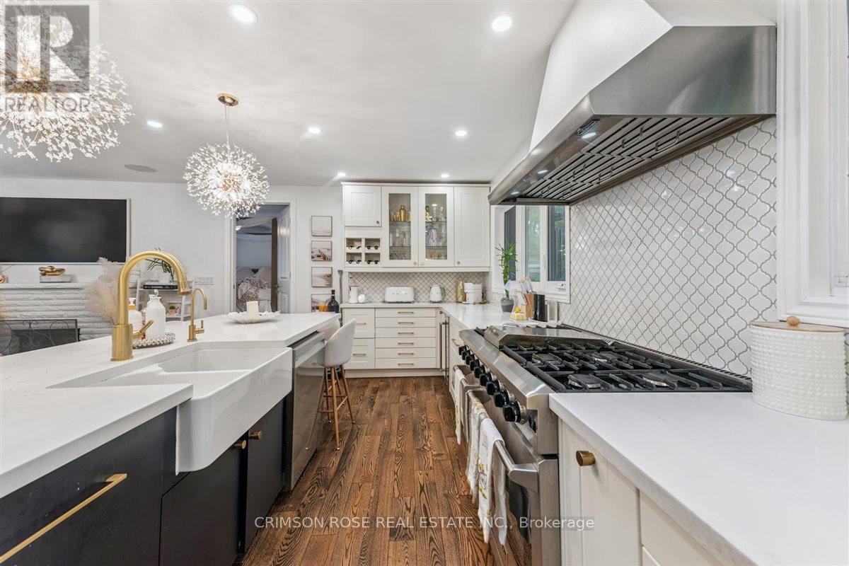 89 Holyrood Avenue, Oakville, Ontario  L6K 2V4 - Photo 11 - W12511010