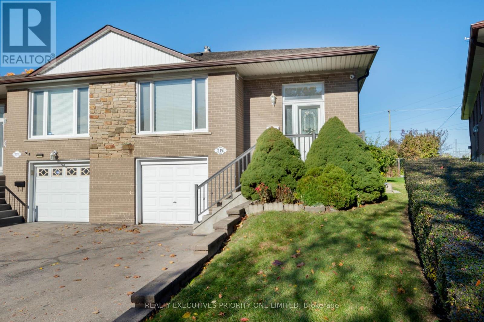 119 WILLOWRIDGE ROAD, Toronto, Ontario