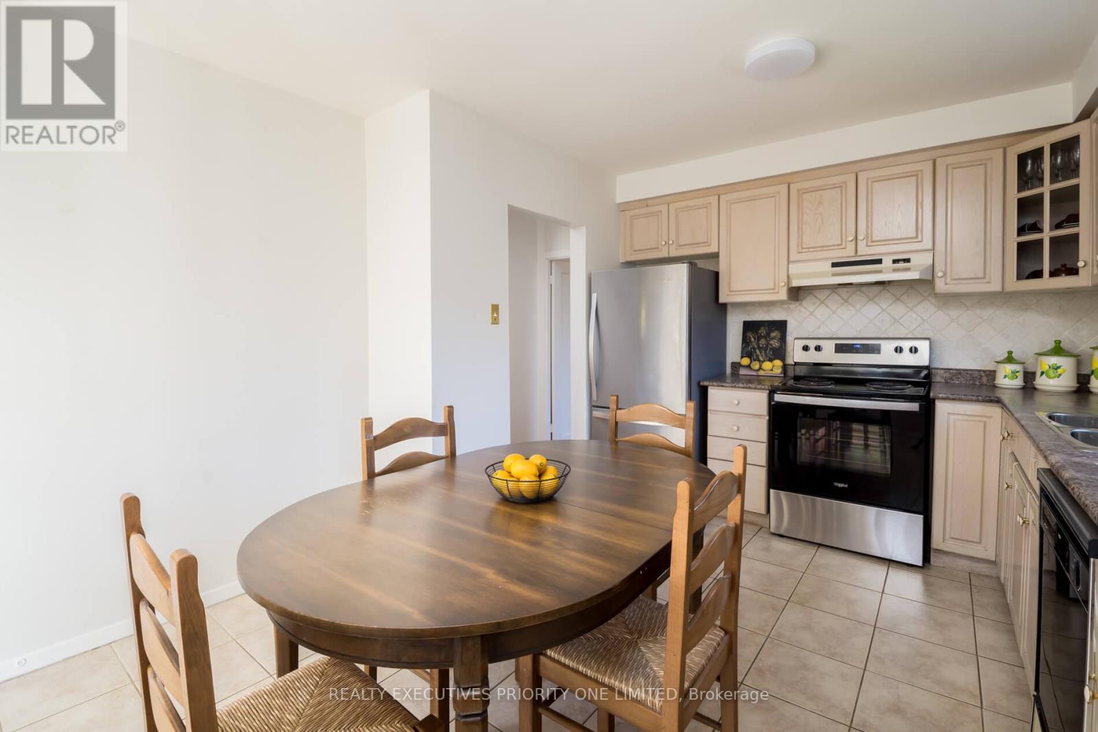 119 Willowridge Road, Toronto, Ontario  M9R 3Z5 - Photo 13 - W12511036