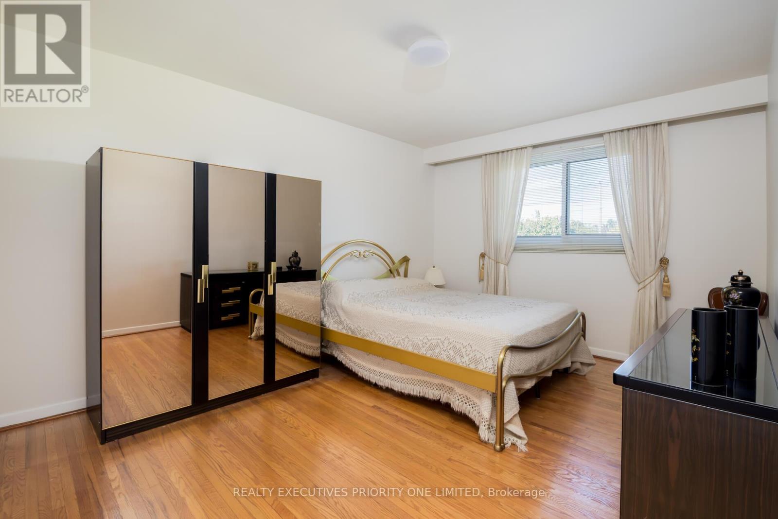 119 Willowridge Road, Toronto, Ontario  M9R 3Z5 - Photo 15 - W12511036